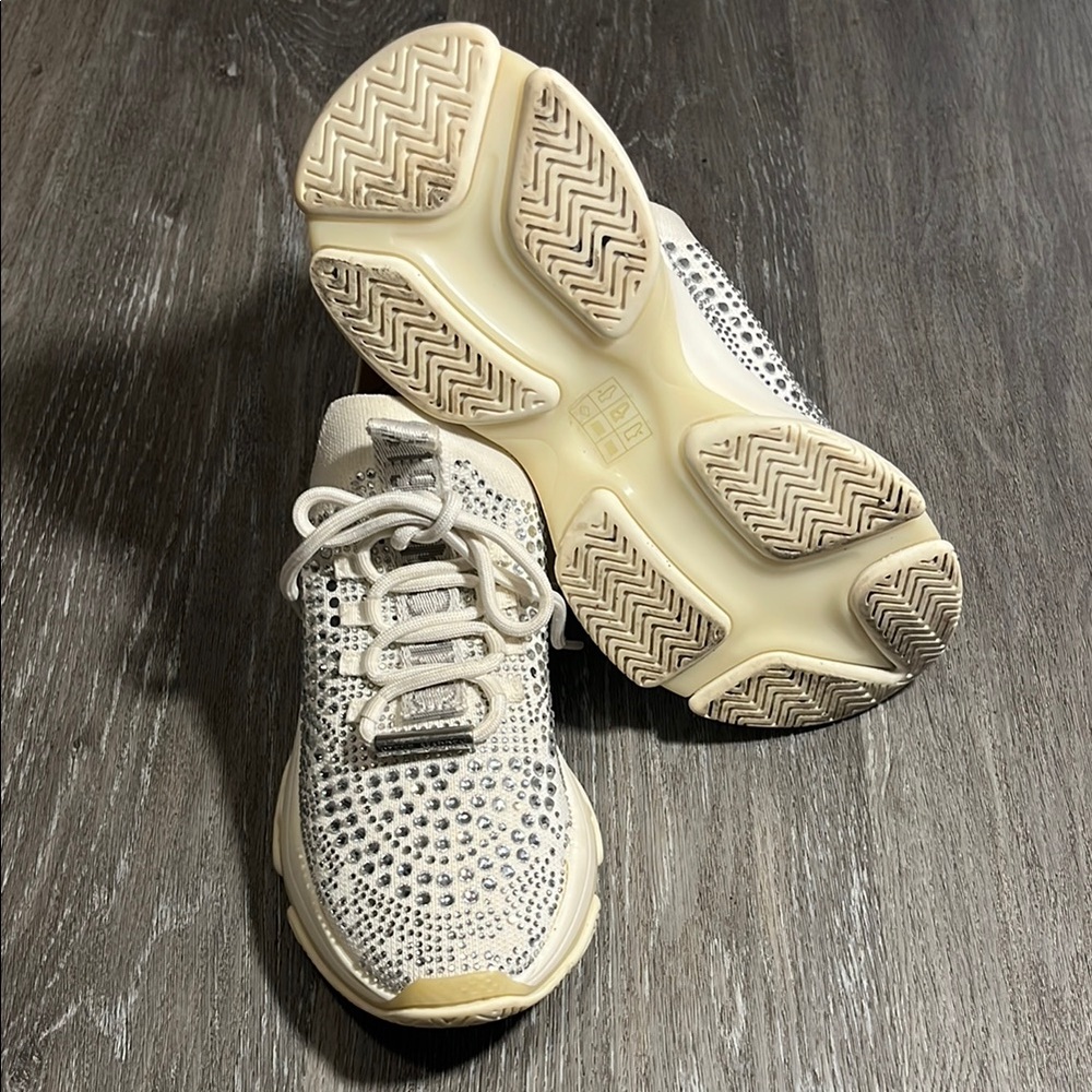 ❌SOLD❌Steve Madden Cream Sneakers - Picture 12 of 13